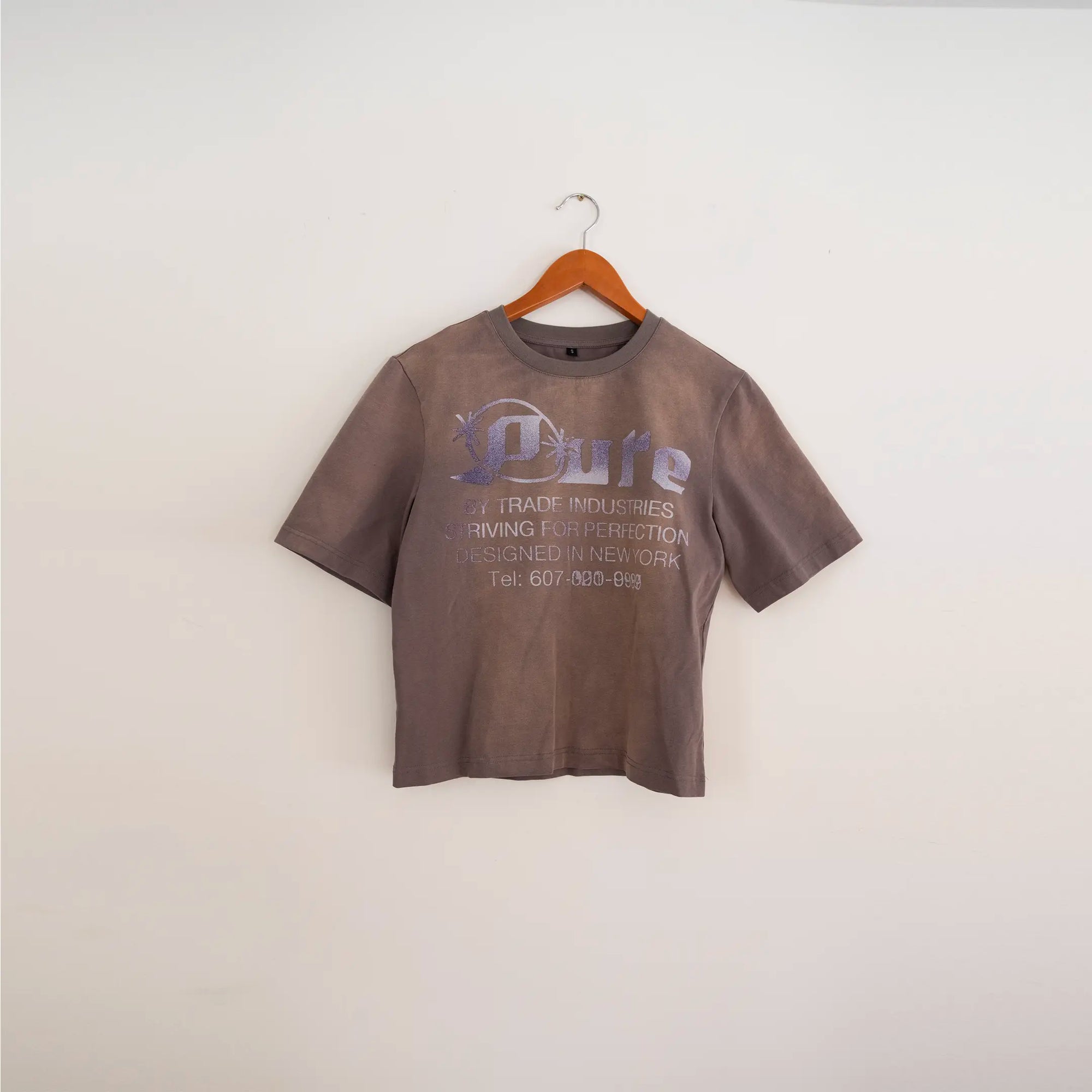 brown graphic tee